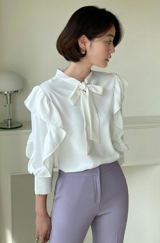 ラッフルタイブラウス・全2色・b00160 レディース 【bl】トップス ブラウス 七分丈 七分袖 7分袖 7分丈 ラッフル フリル ボウタイ 袖コン 単色 フェミニン かわいい 可愛い パールボタン ボリューム袖 春 秋 韓国ファッション ハイホリHIHOLLI