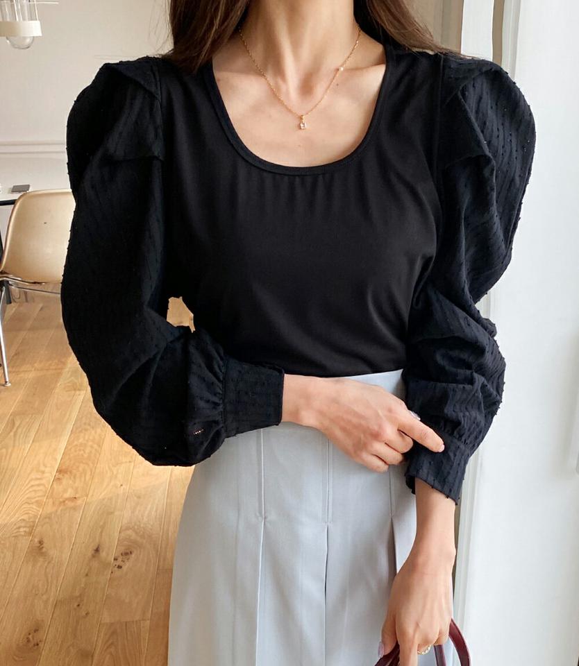 パフUネックTシャツ・全2色・t65429 レディース 【tops】韓国ファッション トップス Tシャツ 大人 長袖 Uネック パフスリーブ パンチング ボタン 異素材 無地 シンプル 体型カバー フェミニン カジュアル デイリー 春 秋 冬