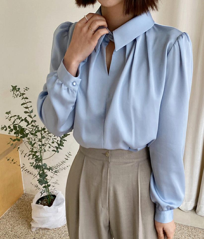 ネックスリットタックブラウス・全4色・b66266レディース 【bl】トップス 襟コン ブラウス タックブラウス 長袖 ネックスリット シルキー カフスボタン ギャザー カットアウト 春 秋 無地 きれいめ 大人っぽ 韓国ファッション