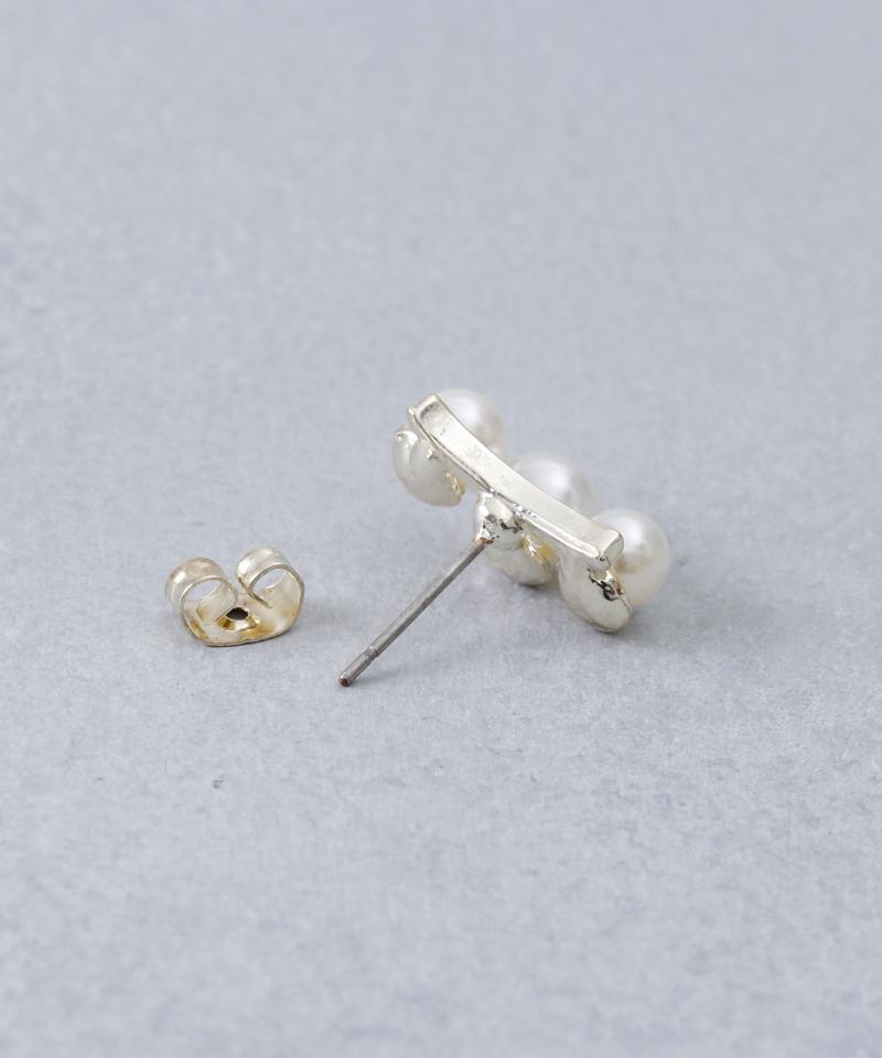 パール3連ピアス