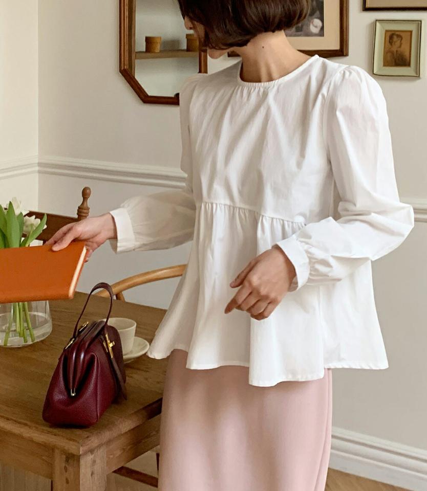 ラウンドフレアパフブラウス・全3色・t66711 レディース 【bl】トップス ブラウス フレア 長袖 パフスリーブ パフ袖 体型カバー ギャザー かわいい 可愛い シンプル 単色 無地 キュート フェミニン 春 秋 韓国ファッション