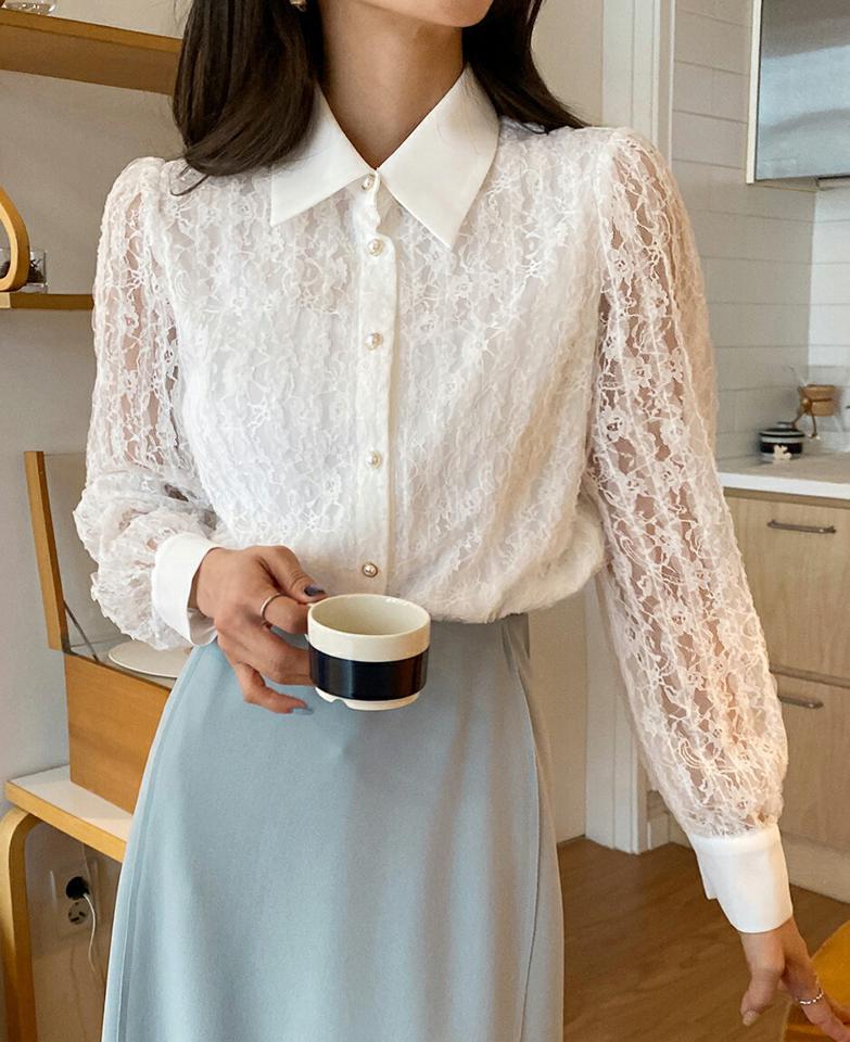 パール調ボタンレースブラウス・全2色・b65373 レディース 【bl】韓国ファッション トップス ブラウス 長袖 カラーネック パール調 ボタン 花柄 フラワー レース シンプル カジュアル フェミニン 学校行事 オフィスカジュアル ガーリー 春 秋 冬