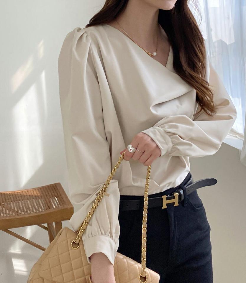 ドレープネックパフブラウス・全3色・t00217 レディース 【bl】トップス ブラウス ユニーク 長袖 鎖骨 デコルテ見せ 春 秋 冬 パフスリーブ ドレープネックオフィスカジュアル 無地 単色 きれいめ 大人っぽ 上品 韓国ファッション ハイホリHIHOLLI