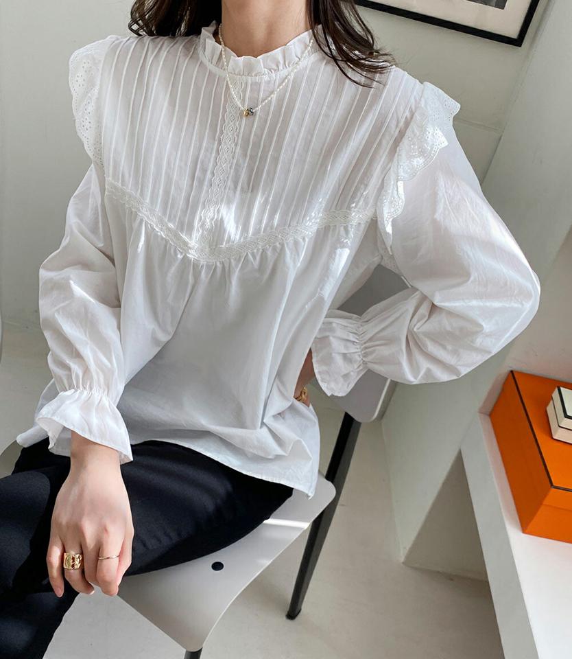 フリルアイレットレースブラウス・全1色・t00218 レディース 【bl】トップス ブラウス 長袖 単色 無地 パフスリーブ レース フリル 春 夏 秋 パステル ハーフネック アイレット タック ガーリー カジュアル 韓国ファッション ハイホリHIHOLLI