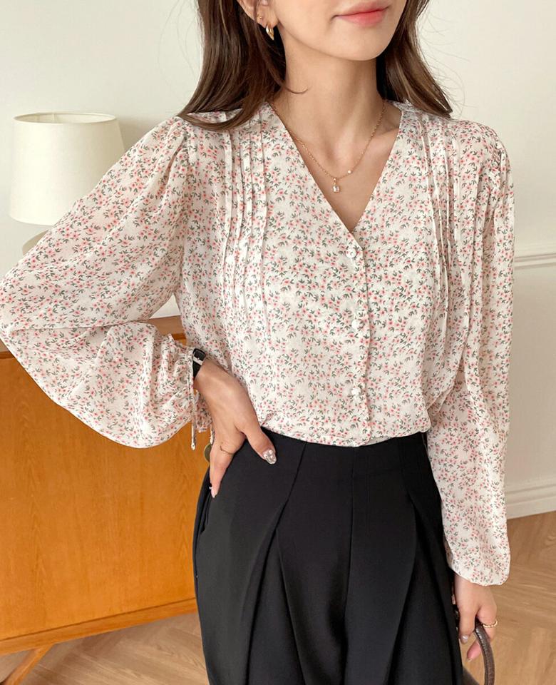 Vネックフローラルブラウス・全3色・t65462 レディース 【bl】ブラウス 長袖 透け感 Vネック 花柄 総柄 フラワー パフ スリーブ デコルテ見せ 鎖骨 春 夏 パステル フェミニン かわいい 可愛い ガーリー ボタン リボン 韓国ファッション
