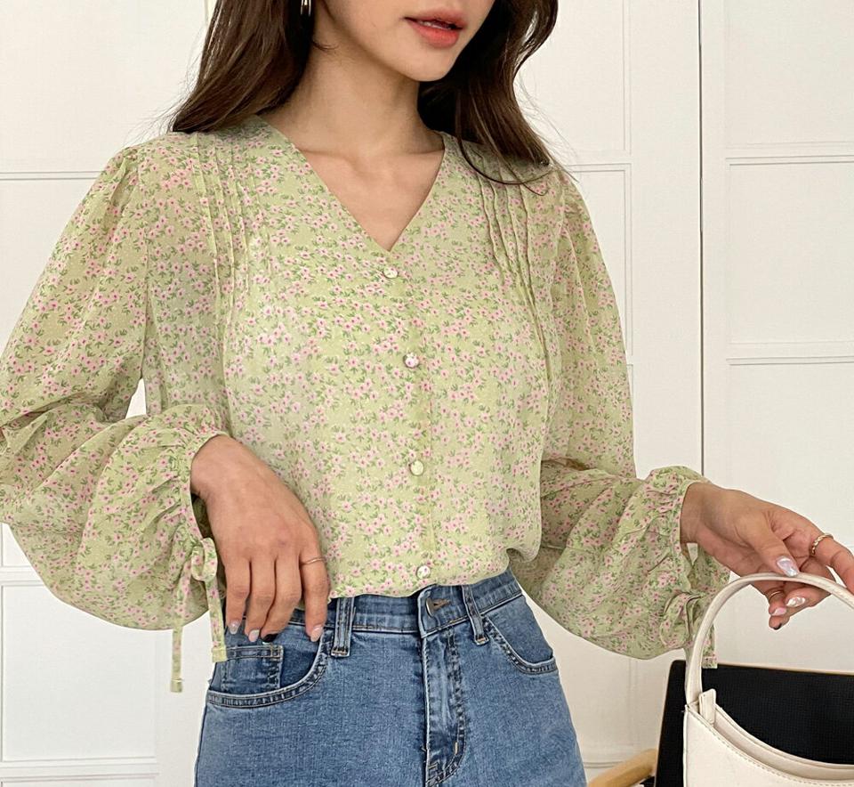 Vネックフローラルブラウス・全3色・t65462 レディース 【bl】ブラウス 長袖 透け感 Vネック 花柄 総柄 フラワー パフ スリーブ デコルテ見せ 鎖骨 春 夏 パステル フェミニン かわいい 可愛い ガーリー ボタン リボン 韓国ファッション