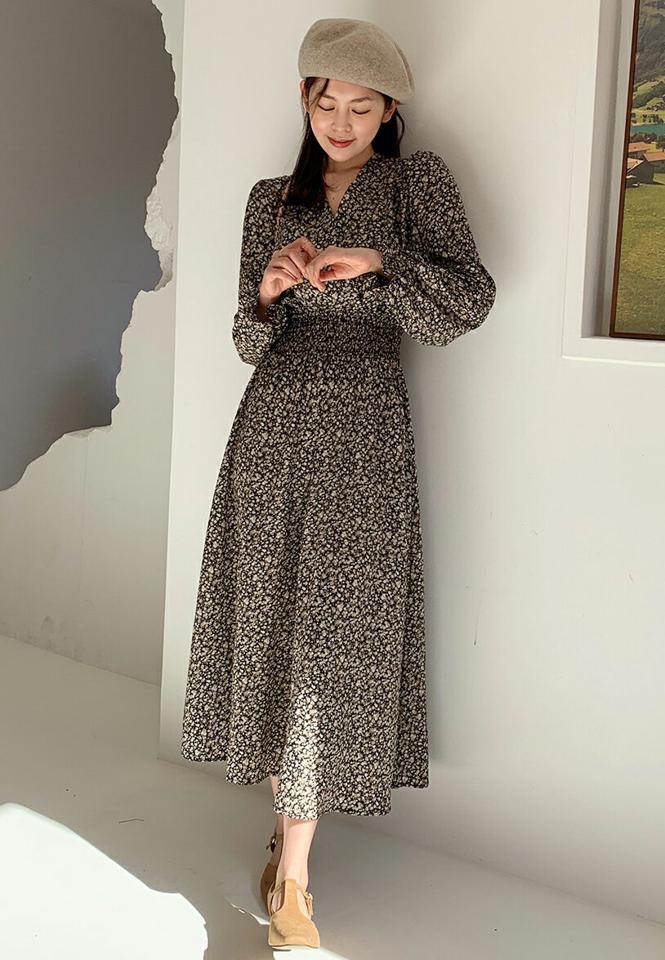 シャーリングカシュクール小花柄ワンピース・全2色・t66313 レディース 【ops】韓国ファッション ワンピース ロング ロングワンピース 長袖 Vネック シャーリング カシュクール 小花柄 花柄 ロング丈 シンプル フェミニン 春 秋 冬