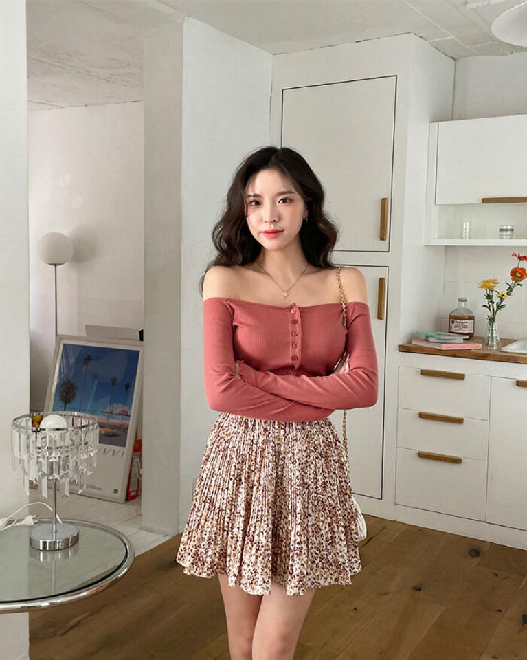 CHUU(チュー)エンジェルオフボタンtシャツ韓国 韓国ファッション　韓国ドラマ レディースファッション tシャツ 長袖 ロンT オフショルダー 春 【5】※メール便不可【送料無料】