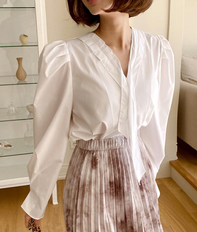 ストラップ付タックパフブラウス・全4色・b66744 レディース 【bl】ブラウス トップス 長袖 Vネック 配色 リボン りぼん 春 夏 秋 パフスリーブ パフ袖 フェミニン ストラップ タック ガーリー デコルテ 鎖骨 パステル 単色 無地 韓国ファッション