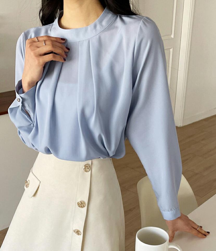 【10%OFF】シルキータックブラウス・全4色・b66729 レディース 【bl】ブラウス 長袖 トップス 単色 シンプル 無地 オフィスカジュアル 春 秋 タック シルキー スリット 水色 フェミニン かわいい 可愛い 大人っぽ ボタン 韓国ファッション【HS】セール