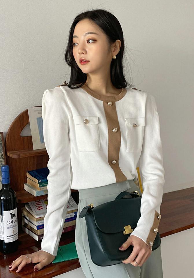 【マラソン特価】配色ボタンラウンドパワショルニット・全3色・b66703 レディース 【tops】ニット トップス 長袖 ボタン ゴールド 配色 秋 冬 上品 高級感 ラウンドネック 大人 パワショル フェミニン ガーリー かわいい アイボリー ブラック ベージュ 韓国ファッション