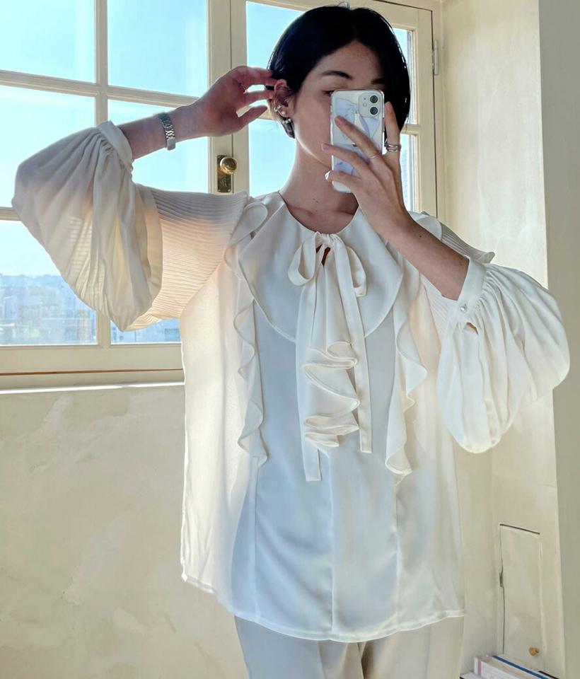 ラッフルストラップブラウス・全3色・b71733 レディース 【bl】 トップス ブラウス 長袖 スリットネック ラッフル ストラップ シンプル カラーアイテム カジュアル フェミニン ガーリー 春 秋 冬 韓国ファッション ハイホリHIHOLLI