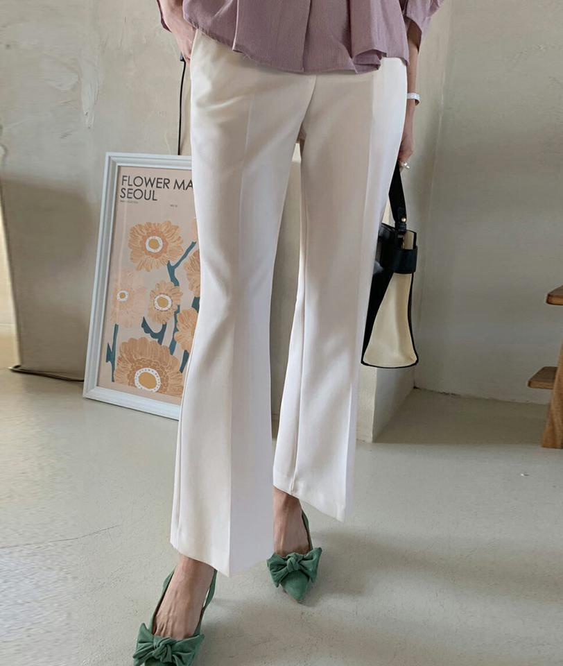 バックゴムフレアスラックス・全3色・t71749 レディース 【pt】 ボトムス ロング ロングパンツ スラックスパンツ スラックス バックゴム フレア 無地 シンプル フェミニン カジュアル 春 秋 冬 韓国ファッション ハイホリHIHOLLI