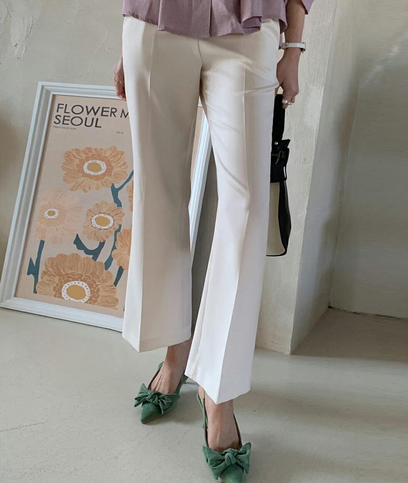 バックゴムフレアスラックス・全3色・t71749 レディース 【pt】 ボトムス ロング ロングパンツ スラックスパンツ スラックス バックゴム フレア 無地 シンプル フェミニン カジュアル 春 秋 冬 韓国ファッション ハイホリHIHOLLI