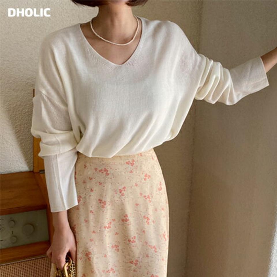Vネックルーズニット・全5色・t00424 レディース 【tops】トップス 長袖 ニット Vネック 単色 シンプル 無地 ラフ ゆったり 肩落ち ルーズフィット 秋 冬 パステル 鎖骨 デコルテ見せ フェミニン カジュアル 韓国ファッション