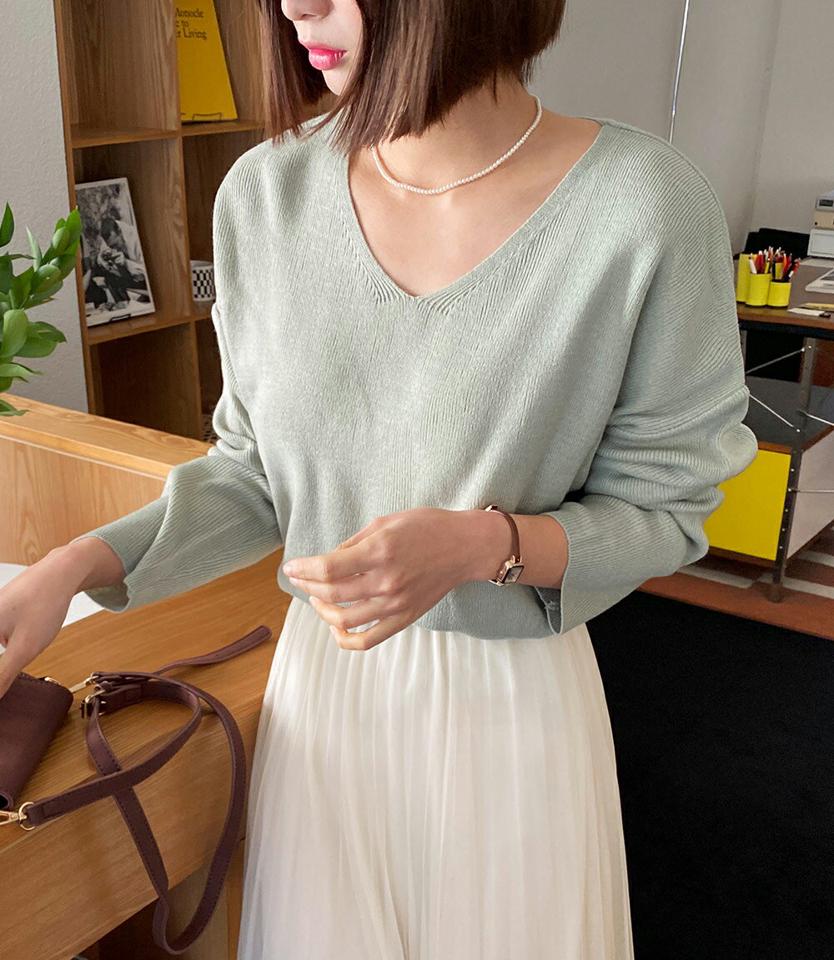 Vネックルーズニット・全5色・t00424 レディース 【tops】トップス 長袖 ニット Vネック 単色 シンプル 無地 ラフ ゆったり 肩落ち ルーズフィット 秋 冬 パステル 鎖骨 デコルテ見せ フェミニン カジュアル 韓国ファッション