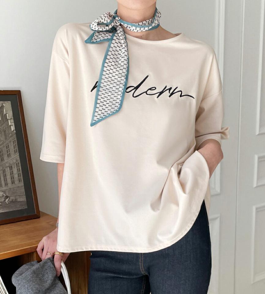 刺繍レタリングフレアTシャツ・全4色・t00221 レディース 【tops】トップス Tシャツ 七分袖 7分袖 七分丈 7分丈 半端丈 ロゴT ロゴ レタリング カジュアル シンプル ドロップショルダー フレア ゆったり 春 秋 韓国ファッション ハイホリHIHOLLI