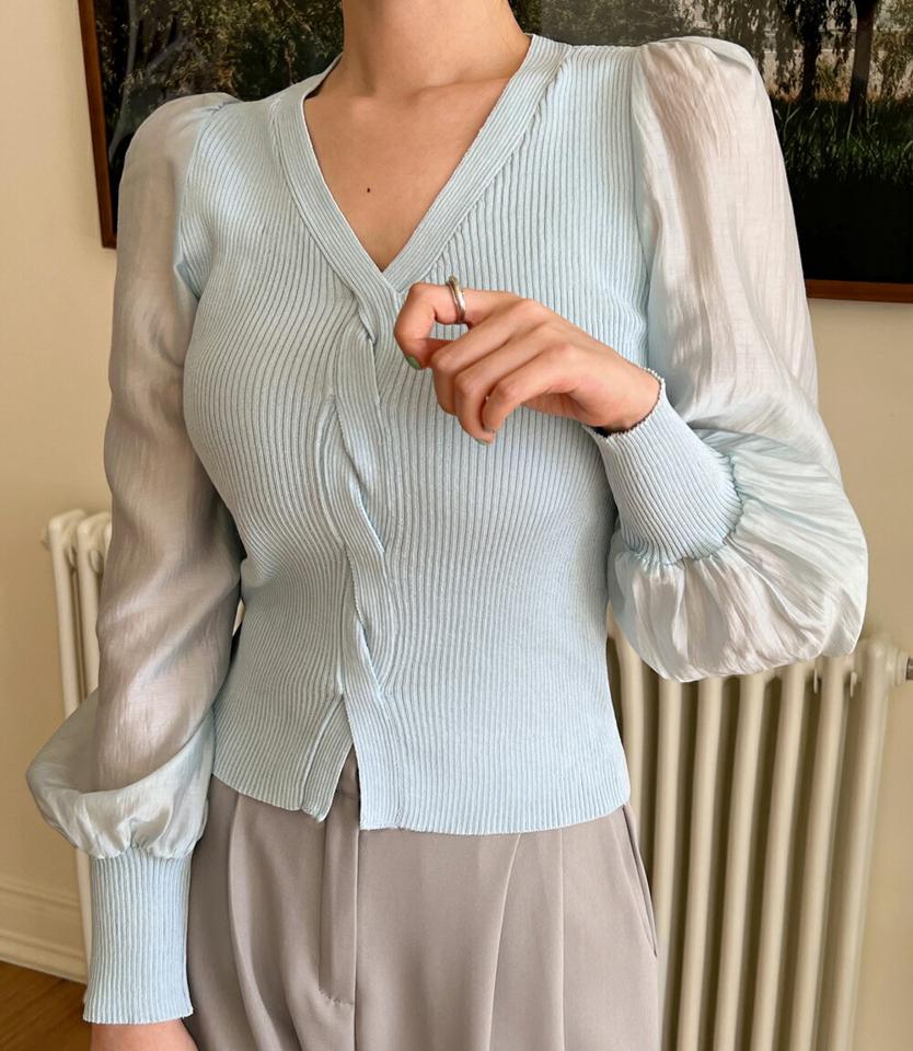 【大感謝祭特価】サテンスリーブツイストリブニット・全3色・b66778 レディース 【tops】韓国ファッション トップス ニット 大人 長袖 Vネック サテン シルキー パフスリーブ ツイスト 光沢 異素材 シンプル フェミニン カジュアル デイリー 春 秋 冬 年上 セール