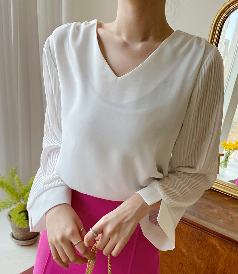 プリーツスリーブシフォンブラウス・全3色・t66782 レディース 【bl】韓国ファッション トップス ブラウス 長袖 Vネック プリーツ スリーブ シフォン 無地 シンプル かわいい カジュアル フェミニン ガーリー 春 秋 冬