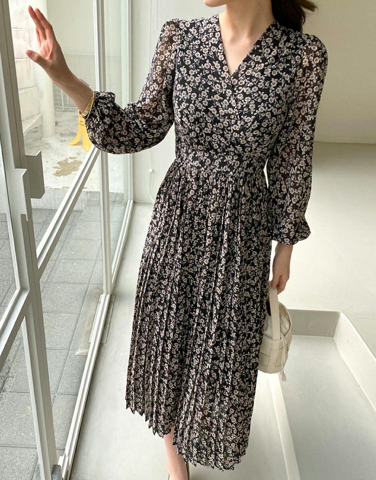 フローラルプリーツワンピース・全2色・b71862 レディース 【ops】ワンピース 長袖 ロング丈 Vネック 花柄 春 夏 秋 パステル デコルテ 上品 プリーツ シフォン モダン ウエストマーク フレア リボン フェミニン 韓国ファッション ハイホリHIHOLLI