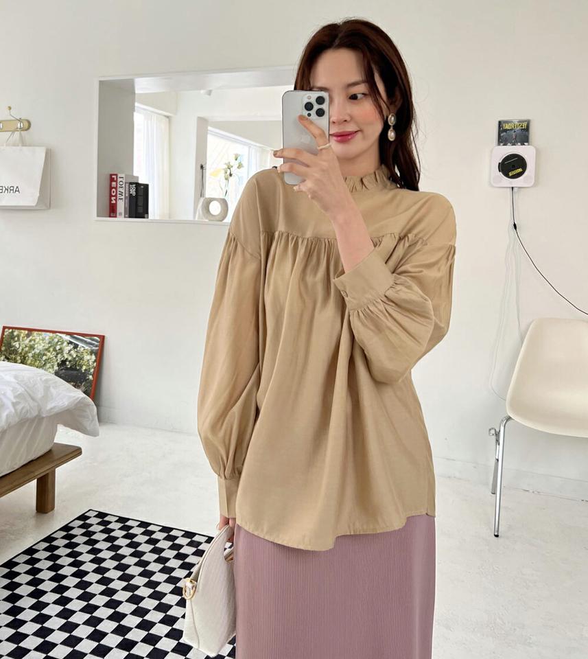 フリルネックギャザーブラウス・全3色・b00249 レディース 【bl】韓国ファッション トップス ブラウス 長袖 フリルネック ギャザー 光沢 無地 シンプル かわいい カジュアル フェミニン ピンク ガーリー 春 秋 冬