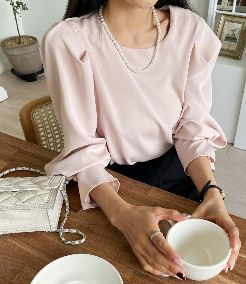 2WAYフェイクパールパフブラウス・全3色・b00248 レディース 【bl】韓国ファッション トップス ブラウス 長袖 ラウンドネック フェイクパール パフスリーブ 無地 シンプル かわいい ピンク カジュアル フェミニン 体型カバー ガーリー 春 秋 冬