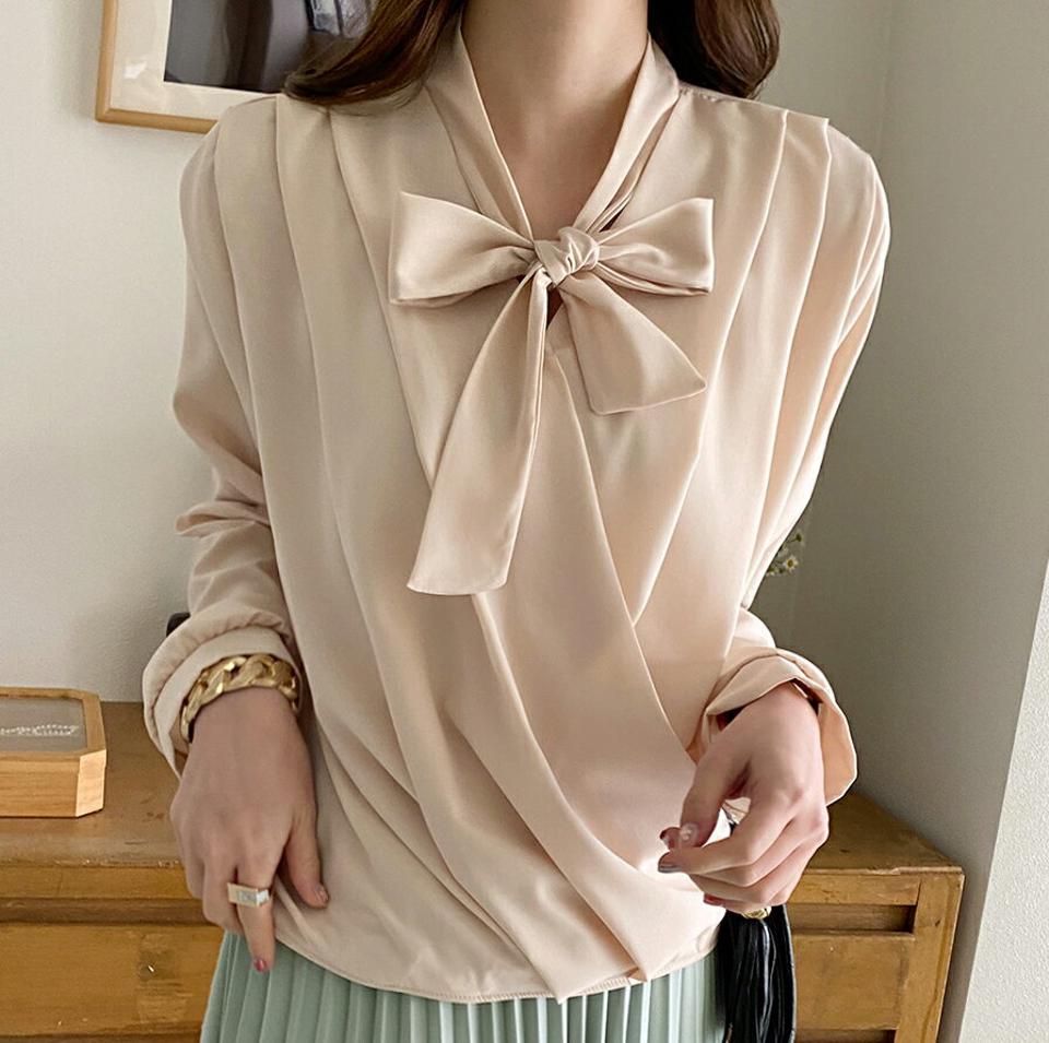 フロントタックタイブラウス・全3色・t71841 レディース 【bl】ブラウス トップス 長袖 Vネック 単色 無地 パステル 鎖骨 デコルテ見せ カシュクール タイ オフィスカジュアル きれいめ フェミニン 大人っぽ 韓国ファッション ハイホリHIHOLLI