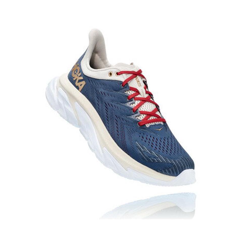 【ランニング対象品購入&エントリーでP10倍！8/19 20:00〜8/28 23:59】ホカ（HOKA） ランニングシューズ クリフトンエッジ CLIFTON EDGE 1110511-VITF ジョギングシューズ マラソン （レディース）