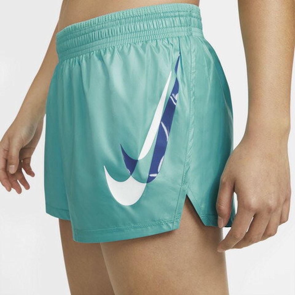 【ランニング対象品購入&エントリーでP10倍！8/19 20:00〜8/28 23:59】ナイキ（NIKE） Dri-FIT スウッシュ ラン ショートパンツ DD6832-392 （レディース）