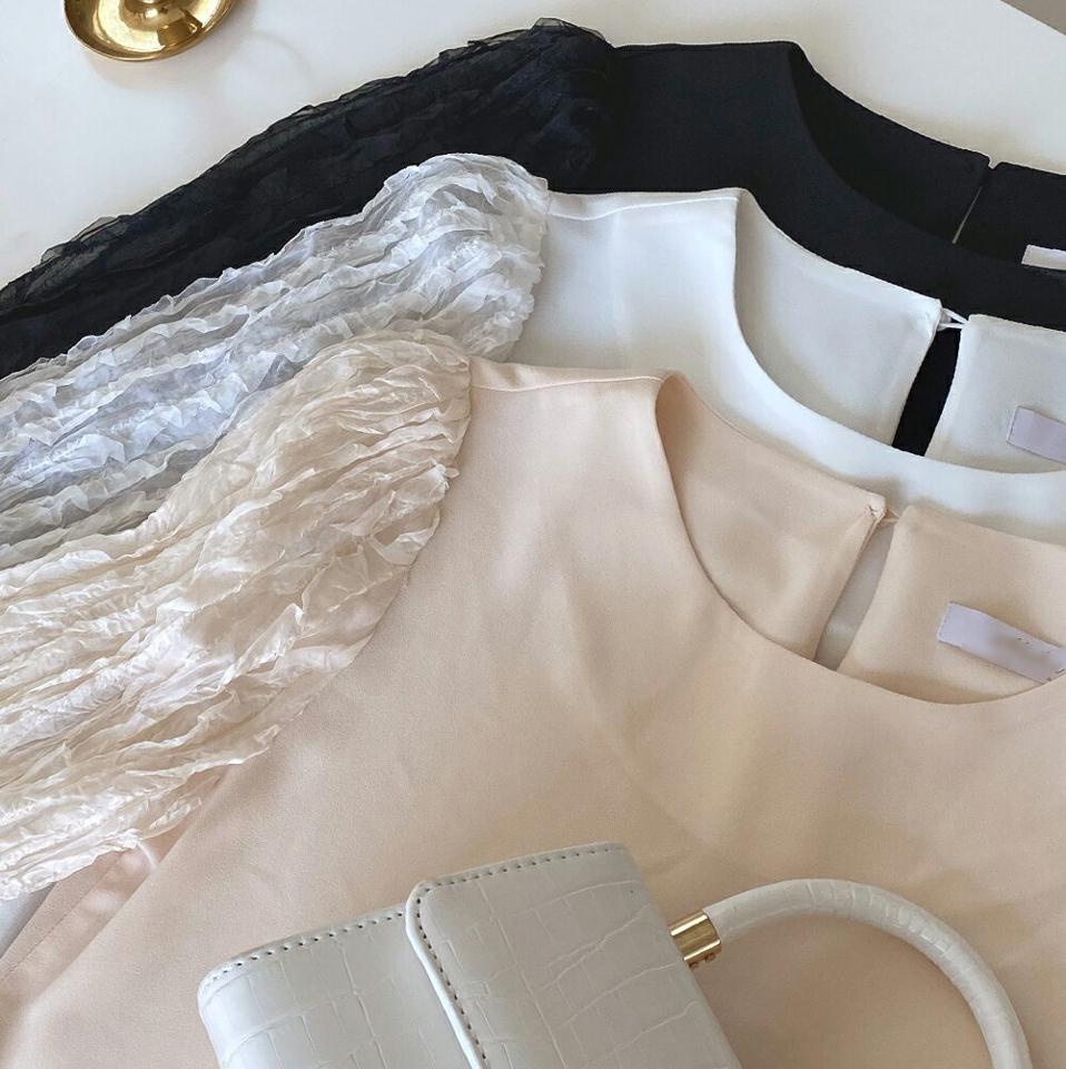 リンクルスリーブブラウス・全3色・b66782 レディース 【bl】韓国ファッション トップス ブラウス 7分袖 ラウンドネック リンクル パフスリーブ シンプル かわいい 可愛い カジュアル フェミニン ガーリー 春 秋 冬