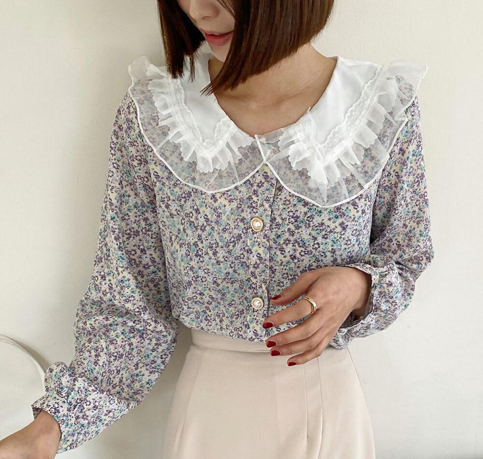 小花柄パール調ボタンカラーブラウス・全3色・b66774 レディース 【bl】韓国ファッション トップス ブラウス 長袖 Vネック 小花柄 花柄 フラワー フローラル パール調 ボタン シンプル かわいい カジュアル フェミニン ガーリー 春 秋 冬