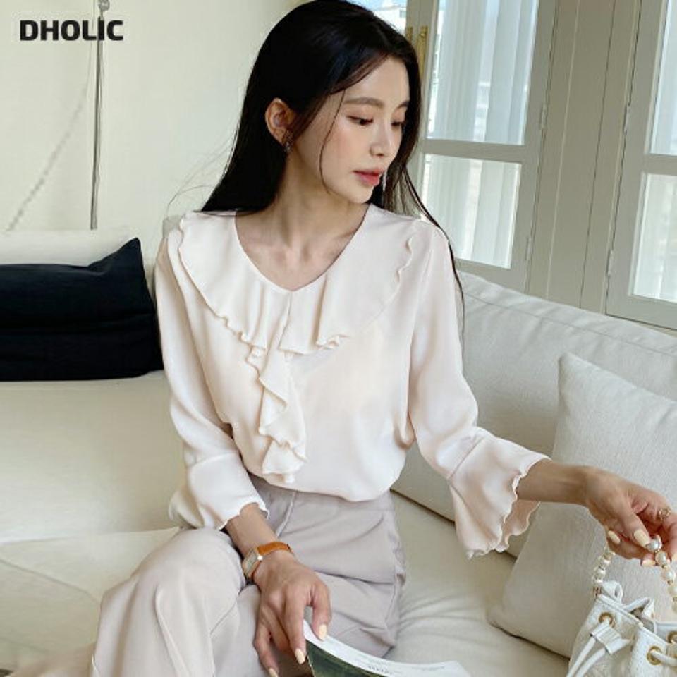 フリルVネック7分袖ブラウス・全3色・t66775 レディース 【bl】韓国ファッション トップス ブラウス 7分袖 Vネック フリル ベルスリーブ メロウ シンプル かわいい 可愛い カジュアル フェミニン ガーリー 春 秋 冬