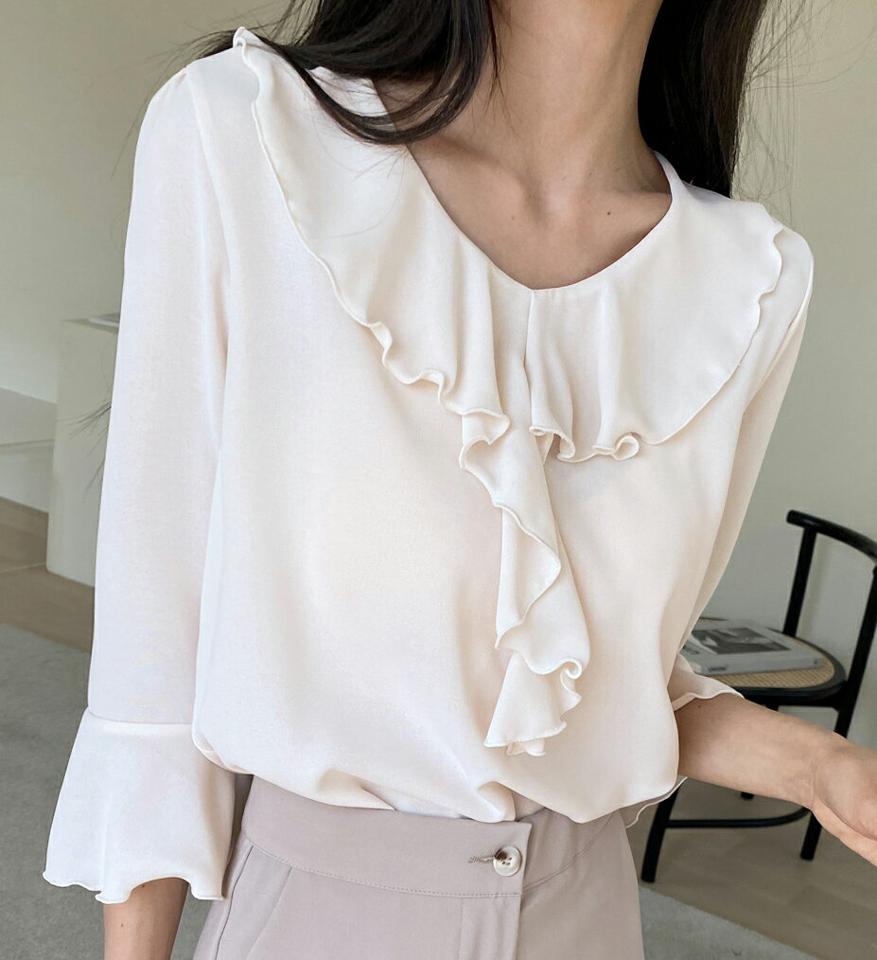 フリルVネック7分袖ブラウス・全3色・t66775 レディース 【bl】韓国ファッション トップス ブラウス 7分袖 Vネック フリル ベルスリーブ メロウ シンプル かわいい 可愛い カジュアル フェミニン ガーリー 春 秋 冬