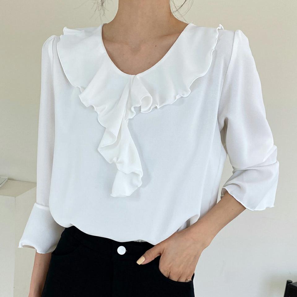 フリルVネック7分袖ブラウス・全3色・t66775 レディース 【bl】韓国ファッション トップス ブラウス 7分袖 Vネック フリル ベルスリーブ メロウ シンプル かわいい 可愛い カジュアル フェミニン ガーリー 春 秋 冬