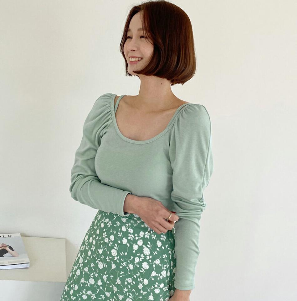 ギャザーTシャツ&キャミソールSET・全4色・t66770 レディース 【tops】韓国ファッション トップス Tシャツ キャミソール セット 大人 長袖 Uネック ギャザー 無地 シンプル 体型カバー フェミニン カジュアル デイリー 春 秋 冬
