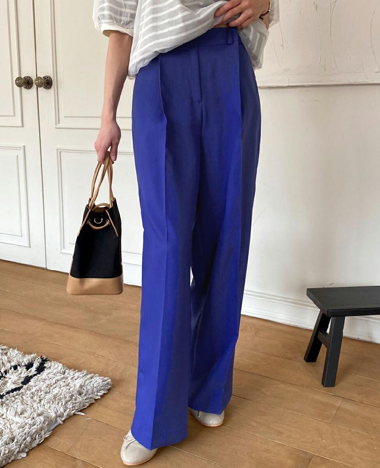 ワイドフィットタックパンツ・全2色・t71913 レディース 【pt】パンツ ロング 丈 ワイド タック 単色 無地 シンプル 春 夏 秋 冬 ハイウエスト 脚長 スタイルアップ ストレート 大人っぽ カジュアル ダーツライン 韓国ファッション ハイホリHIHOLLI
