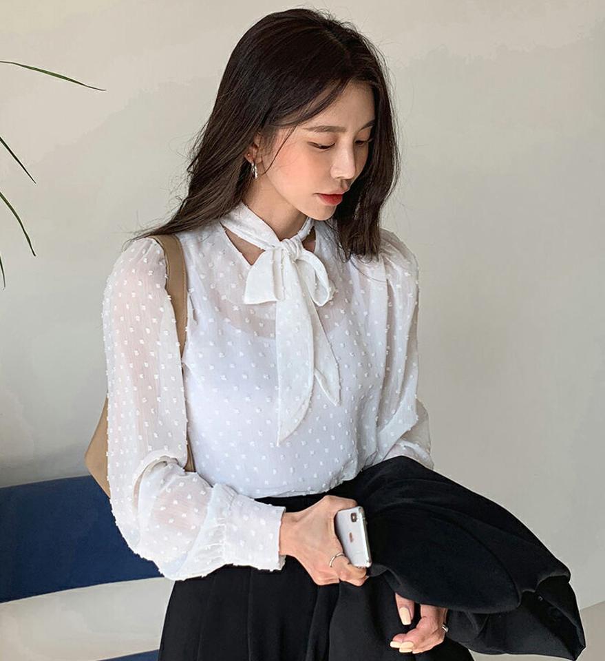 リボンドットテクスチャーブラウス・全2色・t00285 レディース 【bl】韓国ファッション トップス ブラウス 長袖 ラウンドネック リボン ドット柄 テクスチャー シアー シンプル かわいい カジュアル フェミニン 体型カバー 春 秋