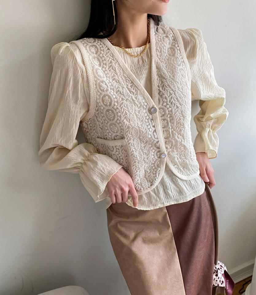 リンクルブラウス&レースベストSET・全1色・b71884 レディース 【bl】ブラウス トップス 長袖 セット ベスト フレア パステル リンクル 単色 レース 柄 シフォン パステル 春 秋 上品 フェミニン 大人っぽ 韓国ファッション ハイホリHIHOLLI