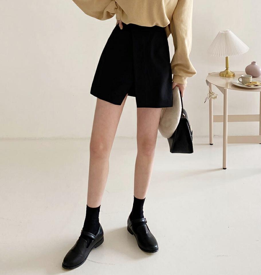 ラップ調キュロットショートパンツ・全3色・t00301 レディース 【pt】韓国ファッション ボトムス ショート ショートパンツ ラップ調 キュロット Aライン ダーツ スリット ショート丈 無地 シンプル フェミニン カジュアル 春 秋