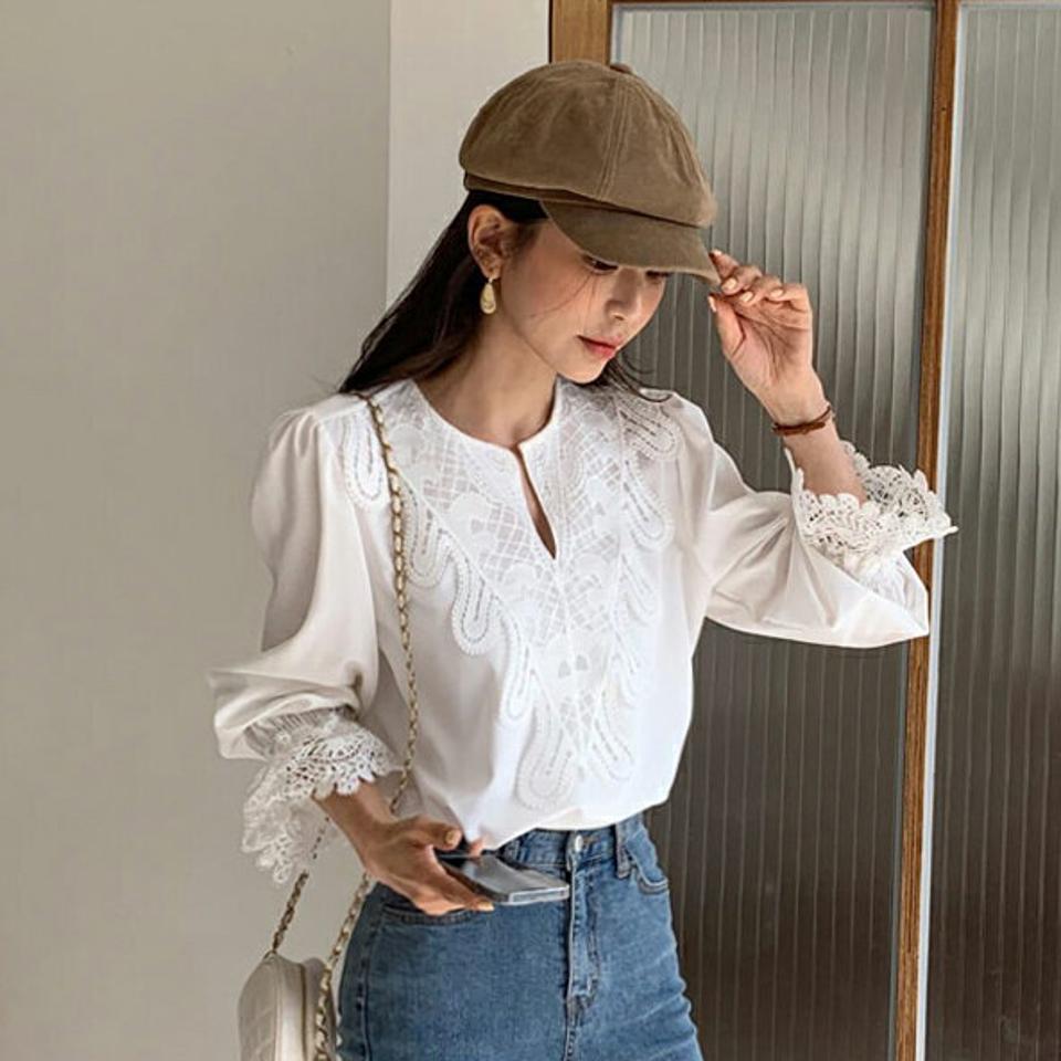 ≪人気商品再入荷≫スカラップレースコントラストブラウス・全2色・b00288 レディース 【bl】韓国ファッション トップス ブラウス 長袖 ネックスリット スカラップレース コントラスト ユニーク シンプル かわいい カジュアル フェミニン 春 秋