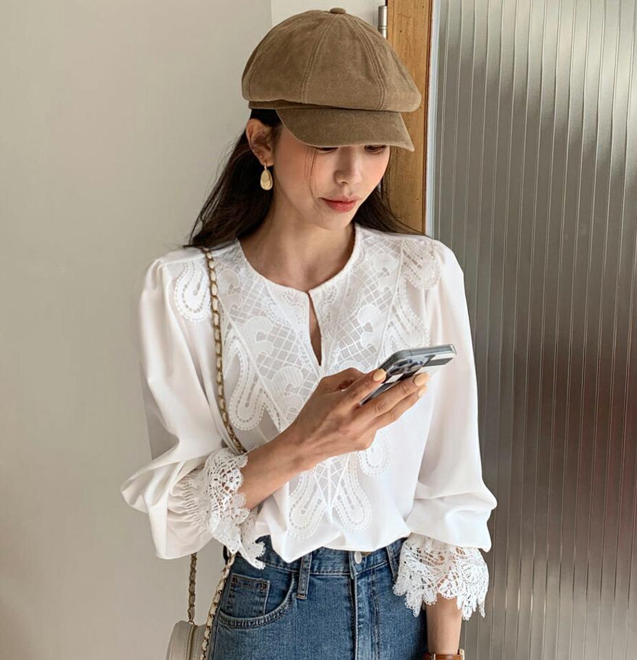 ≪人気商品再入荷≫スカラップレースコントラストブラウス・全2色・b00288 レディース 【bl】韓国ファッション トップス ブラウス 長袖 ネックスリット スカラップレース コントラスト ユニーク シンプル かわいい カジュアル フェミニン 春 秋