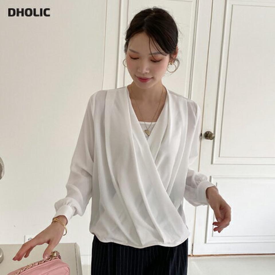 ドレープラップブラウス・全2色・t71928 レディース 【bl】ブラウス トップス 長袖 単色 無地 ラップ風 シフォン Vネック 秋 冬 春 鎖骨 デコルテ見せ ドレープ カフス 上品 フェミニン オフィスカジュアル 韓国ファッション ハイホリHIHOLLI