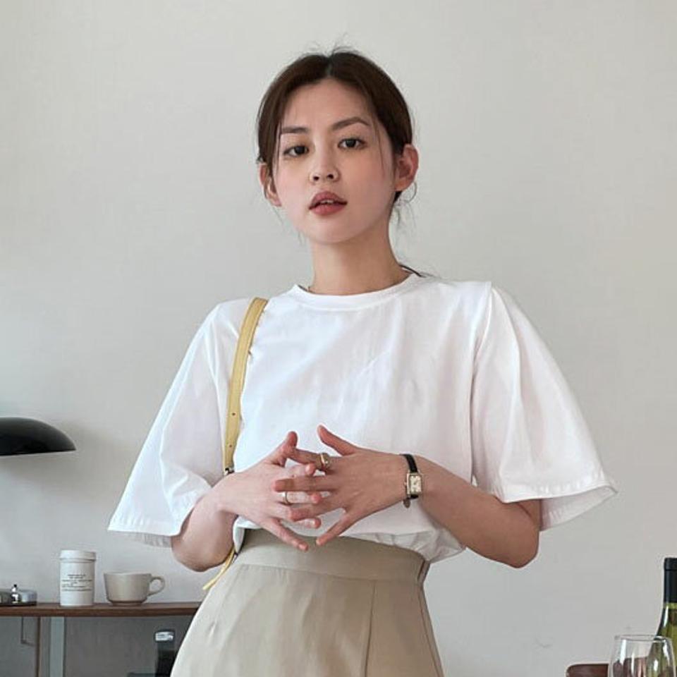 フレアスリーブ半袖Tシャツ・全2色・b66369 レディース 【tops】半袖 Tシャツ フレア 単色 無地 シンプル 春 夏 ボリューム タック パフスリーブ カジュアル 大人っぽ フェミニン きれいめ 二の腕カバー 韓国ファッション