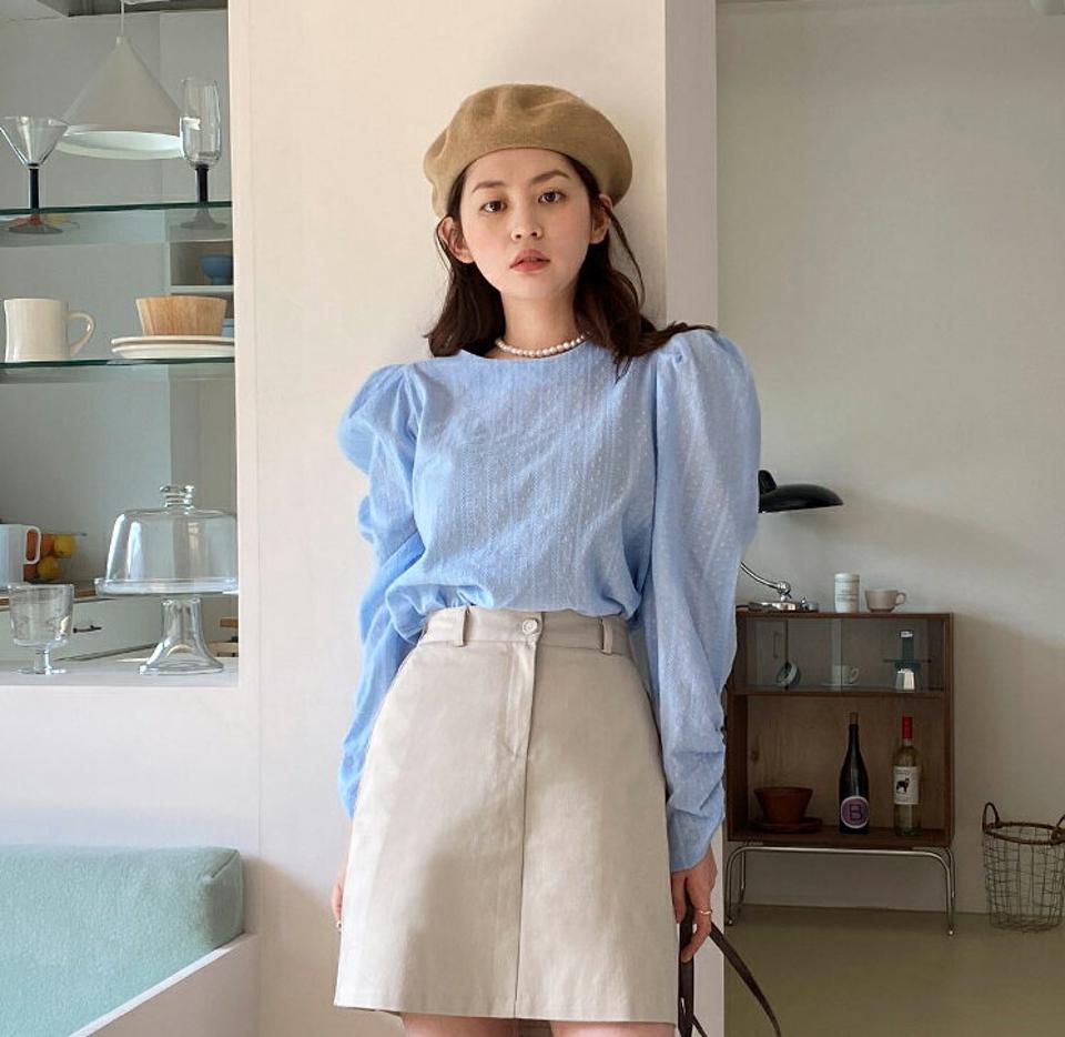 パンチングシャーリングスリーブブラウス・全4色・t66374 レディース 【bl】ブラウス トップス 長袖 パンチング 柄 模様 春 秋 パステル パフスリーブ シャーリング 水色 ドット ガーリー フェミニン かわいい 可愛い キュート 韓国ファッション