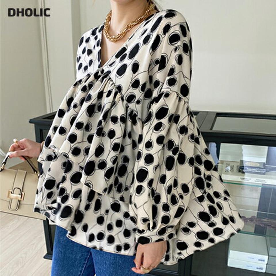 2WAYパターンティアードブラウス・全1色・t71769 レディース 【bl】ブラウス トップス 長袖 Vネック 柄 模様 2WAY ユニーク 秋 冬 ティアード フリル 鎖骨 デコルテ見せ 体型カバー 肩落ち パフ 袖 スリーブ 韓国ファッション ハイホリHIHOLLI