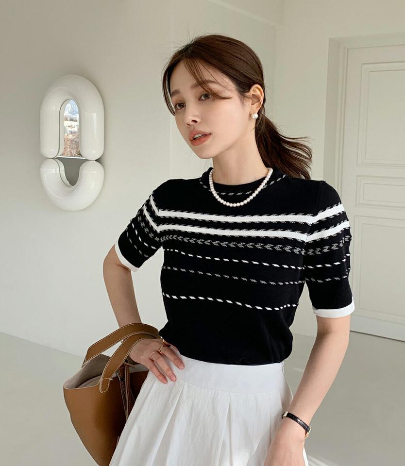 マルチボーダークロップドニット・全2色・b00255 レディース 【tops】トップス ニット 半袖 ボーダー 柄 模様 クロップド丈 春 夏 スタイルアップ カジュアル 上品 スリム かわいい 可愛い フェミニン白 黒 韓国ファッション ハイホリHIHOLLI