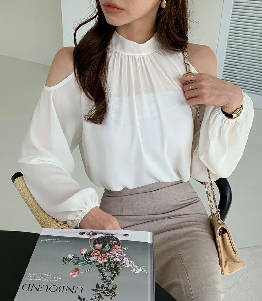 ショルダースリットブラウス・全2色・b00257 レディース 【bl】ブラウス 長袖 トップス ショルダー パステル 春 秋 肩見せ 肌見せ シフォン フェミニン ガーリー カットアウト 上品 ハーフネック 大人っぽ 韓国ファッション ハイホリHIHOLLI