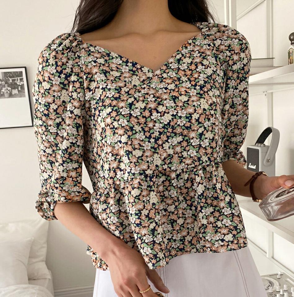 2WAY花柄フレアヘムブラウス・全2色・t66865 レディース 【bl】韓国ファッション トップス ブラウス 長袖 ハートネック 花柄 フローラル フラワー クロップド丈 ギャザー オフショル シンプル カジュアル フェミニン 春 秋