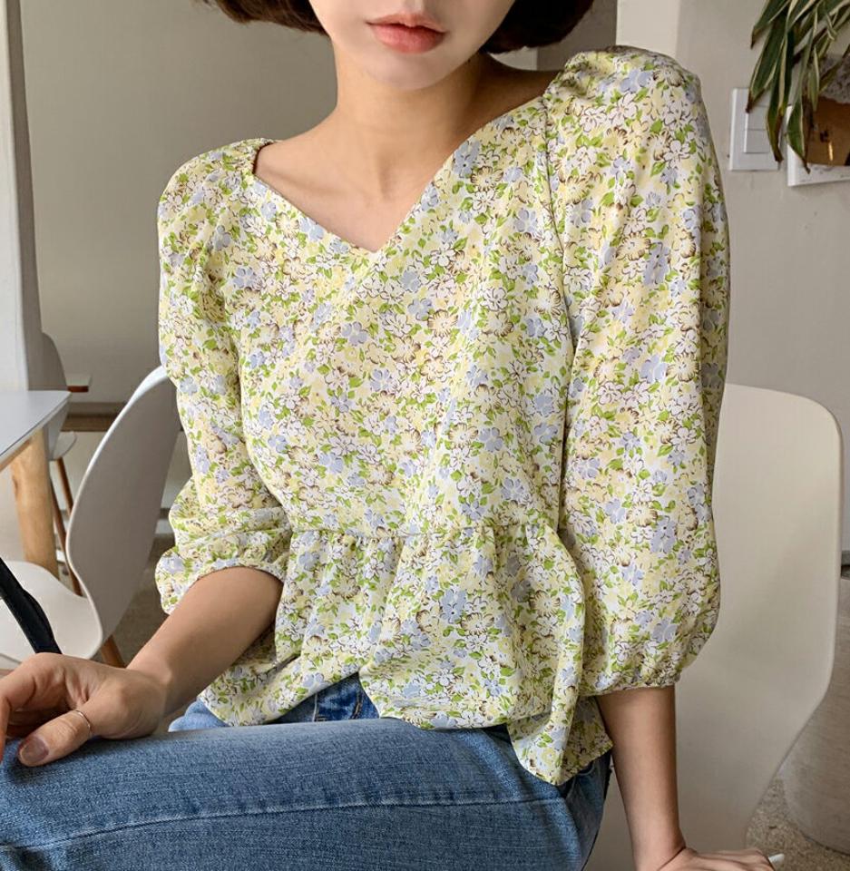 2WAY花柄フレアヘムブラウス・全2色・t66865 レディース 【bl】韓国ファッション トップス ブラウス 長袖 ハートネック 花柄 フローラル フラワー クロップド丈 ギャザー オフショル シンプル カジュアル フェミニン 春 秋