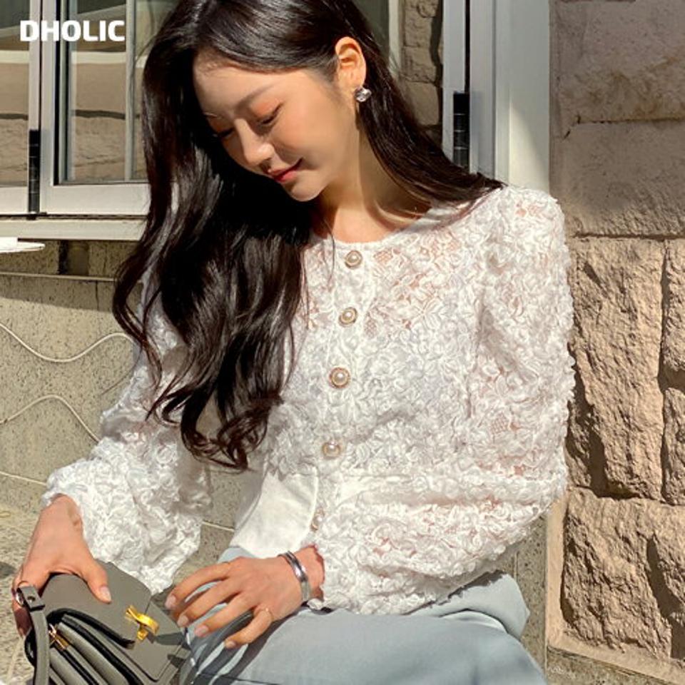 モチーフレースパール調ボタンブラウス・全2色・t66868 レディース 【bl】韓国ファッション トップス ブラウス 長袖 ラウンドネック 花柄 フローラル フラワー レース パール調 ボタン クロップド丈 シンプル カジュアル フェミニン 春 秋